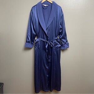 Victoria's Secret women’s Medium Large Satin Fleece Lined Long Robe blue